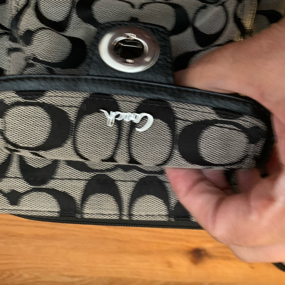 Coach handbag - Picture 6 of 11